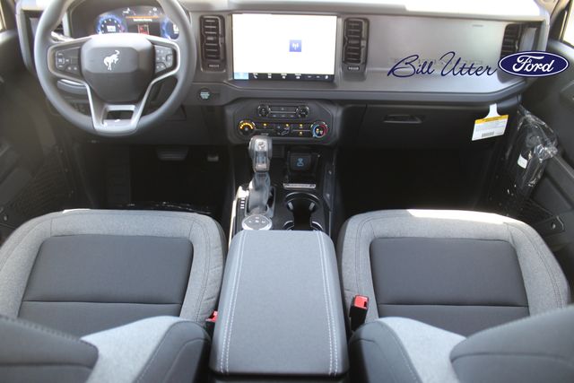 2025 Ford Bronco Base photo 9