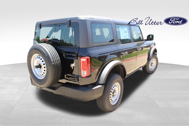 2025 Ford Bronco Base photo 3