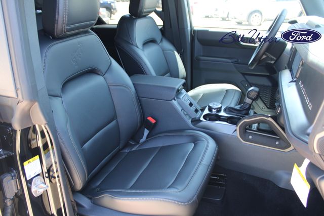2025 Ford Bronco Badlands photo 6