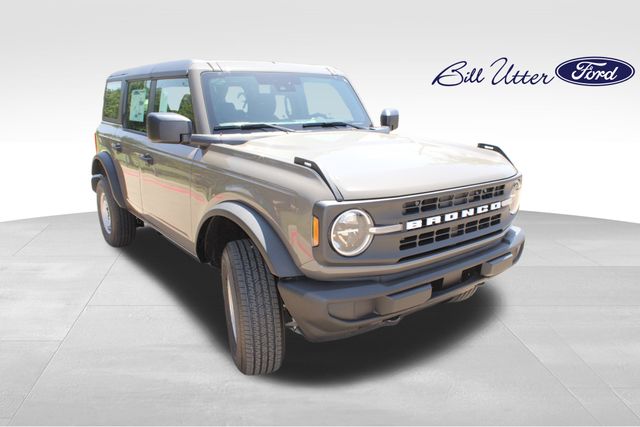 2025 Ford Bronco Base photo 2