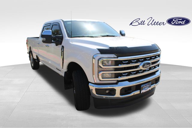 2025 Ford F-350 photo 3