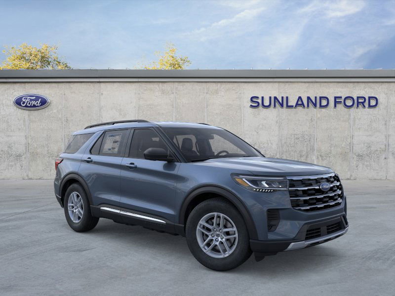 2025 Ford Explorer photo 3