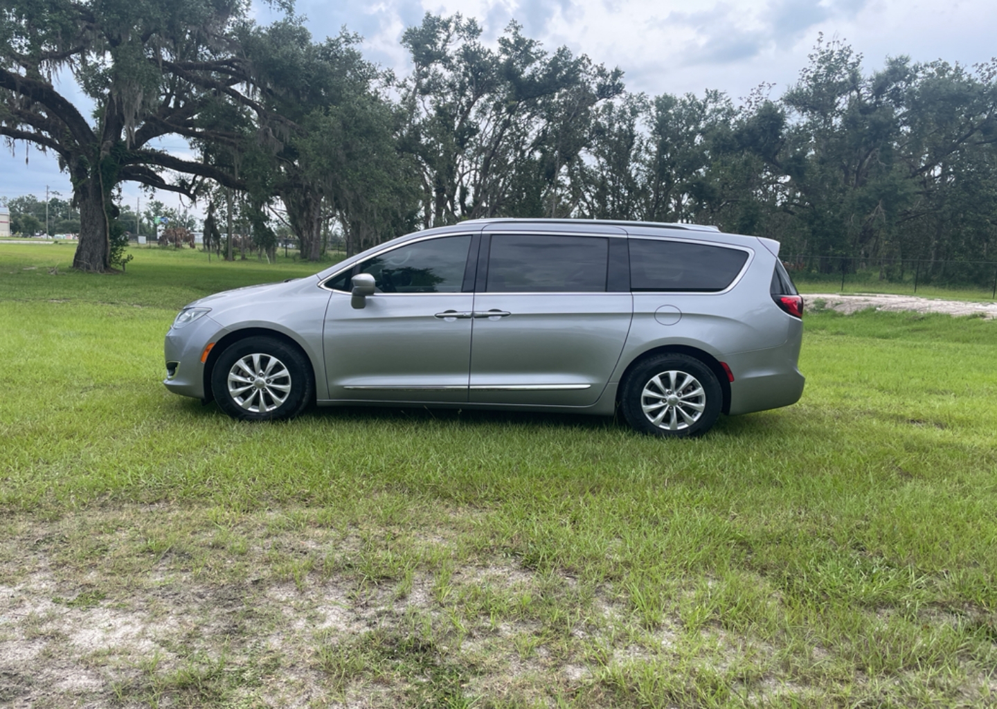 Used 2018 Chrysler Pacifica Touring L with VIN 2C4RC1BG1JR142430 for sale in Perry, FL