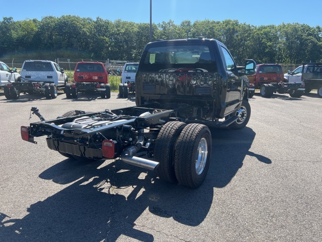 2025 Ford F-350 photo 2