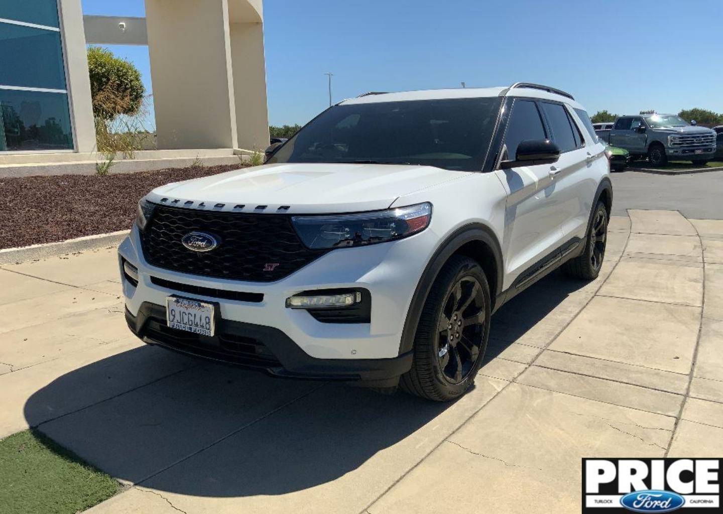 2023 Ford Explorer ST's photo