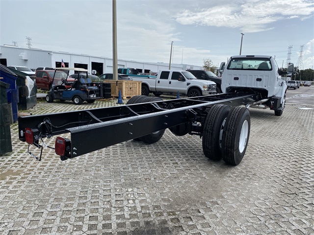 2026 Ford F-750 Base photo 4