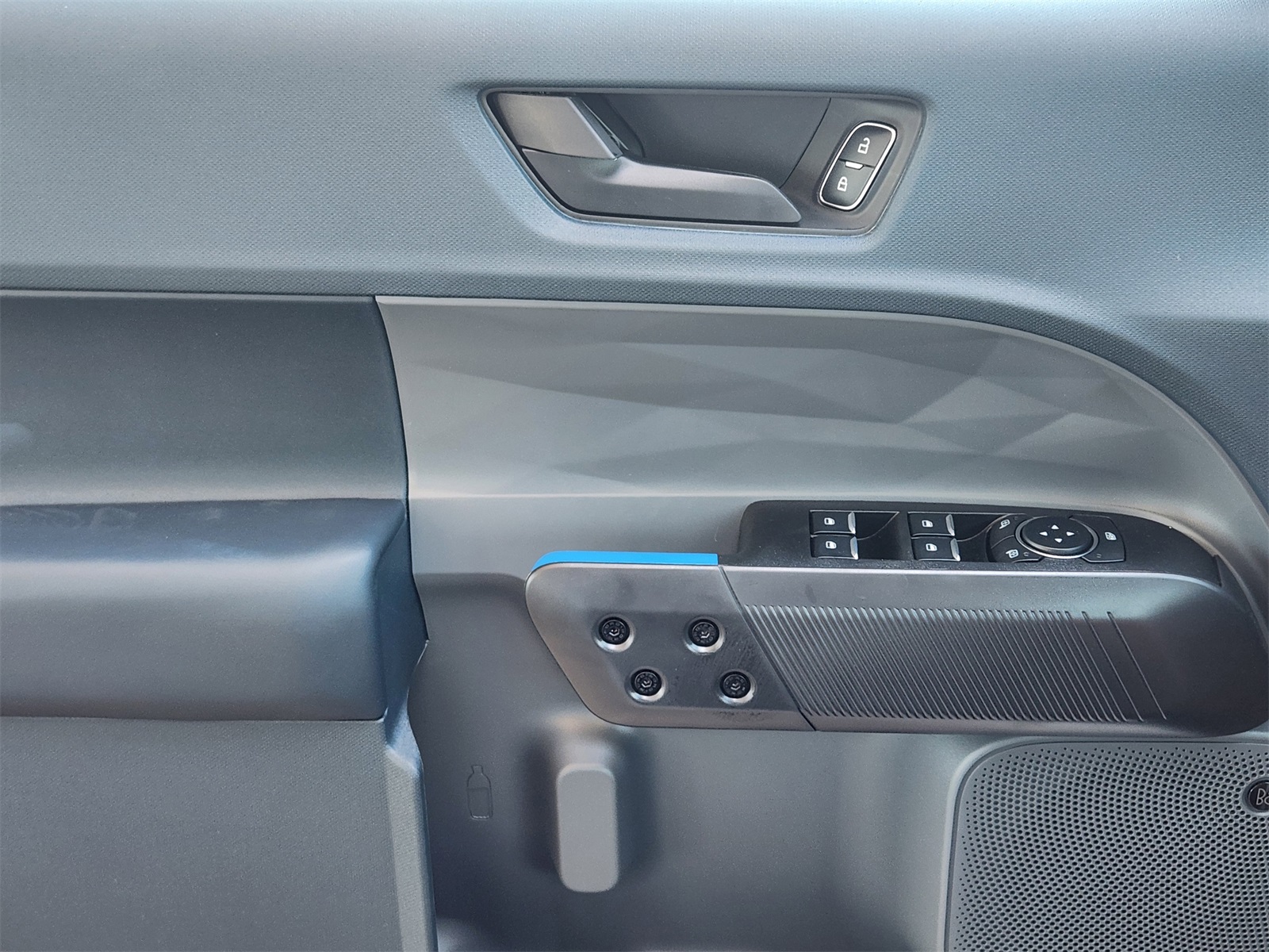 2025 Ford Maverick photo 13