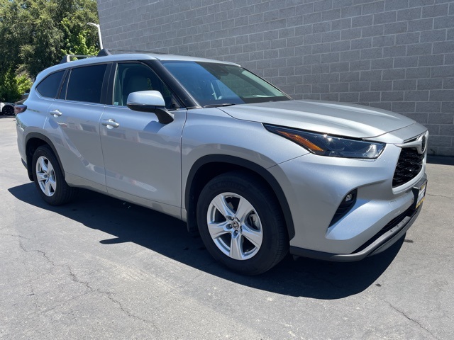 2024 Toyota Highlander LE