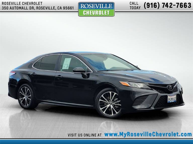2020 Toyota Camry SE