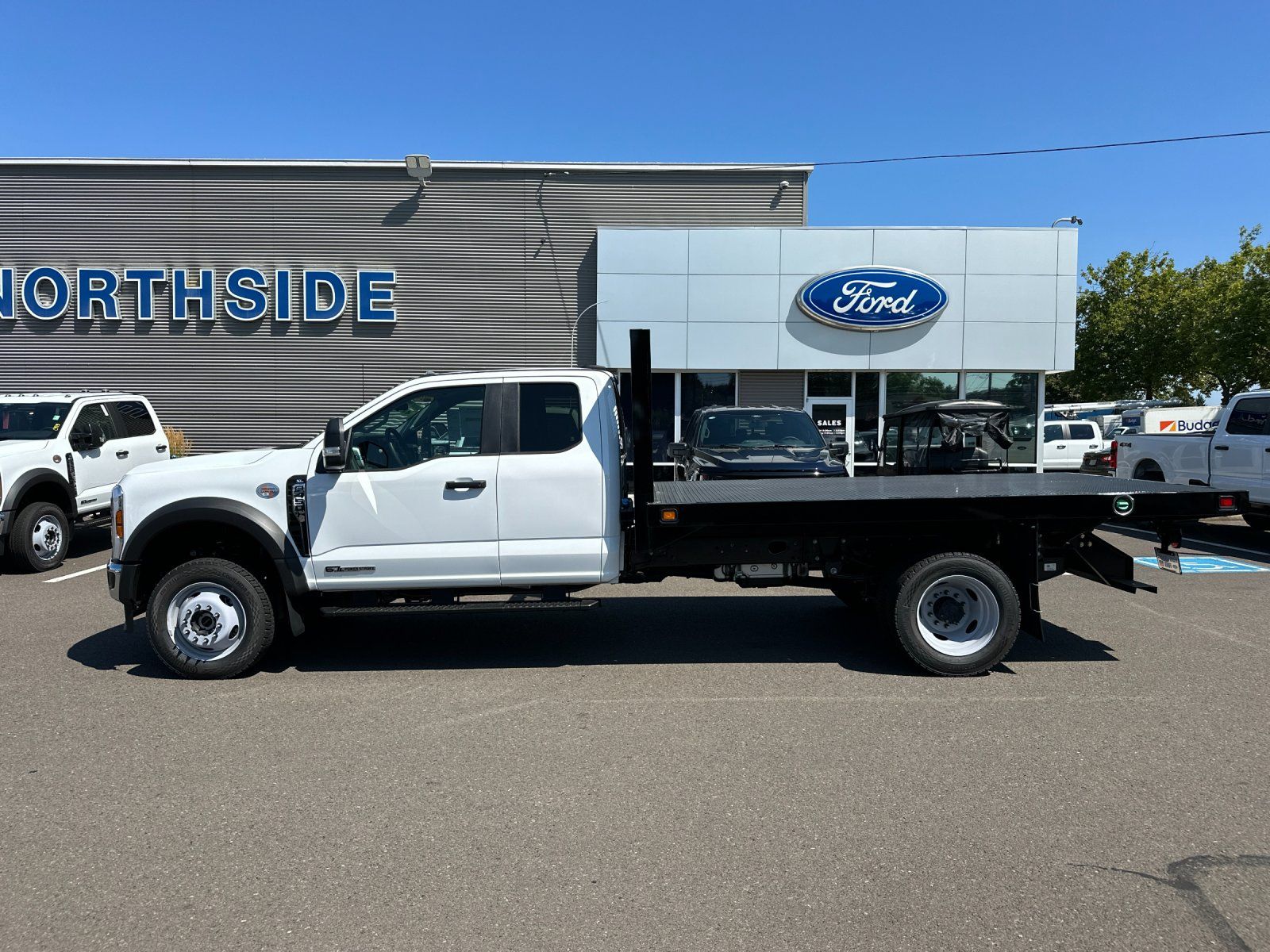 2024 Ford F-450 photo 3