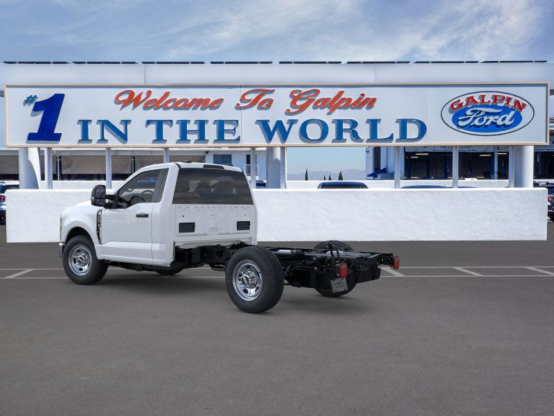 2025 Ford F-350 Super Duty Chassis Cab