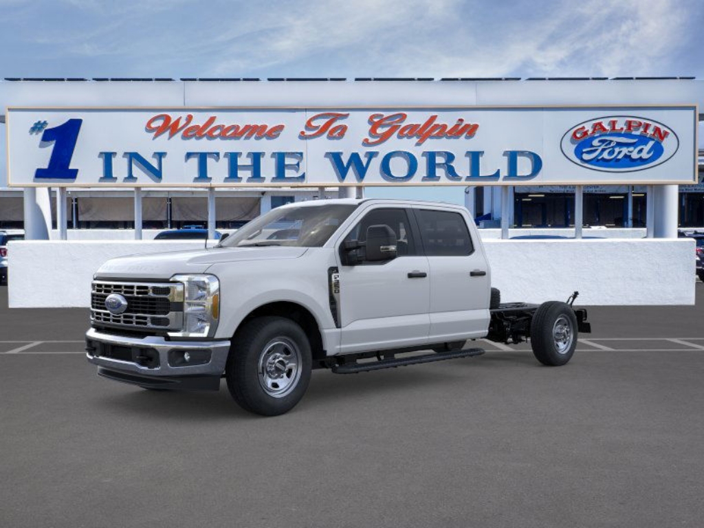 2025 Ford F-350 Chassis XL