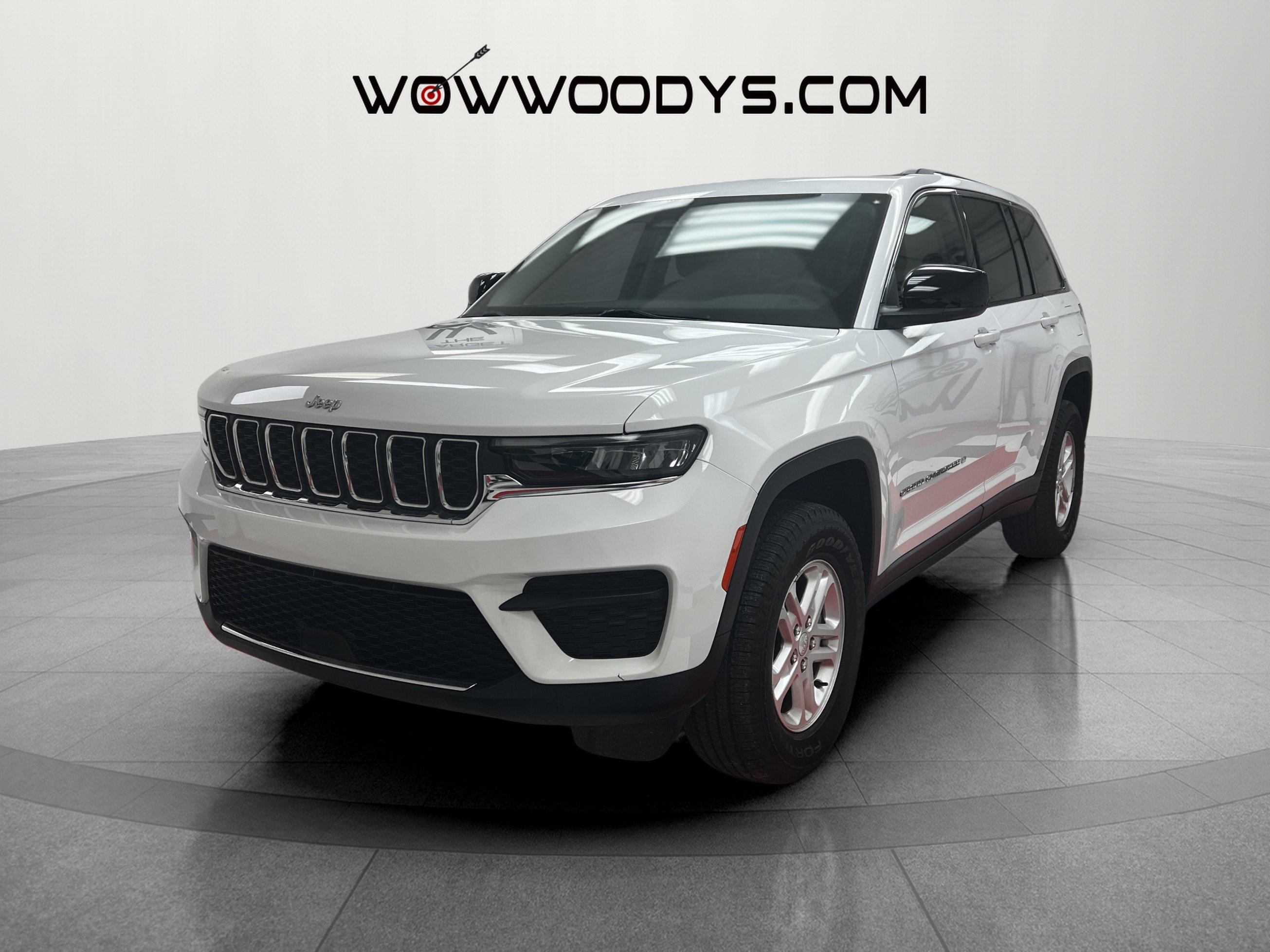 Used 2024 Jeep Grand Cherokee Laredo 4X4 3.6L V6 Uconnect 5 Media Center Backup Camera Advanced Safety Package