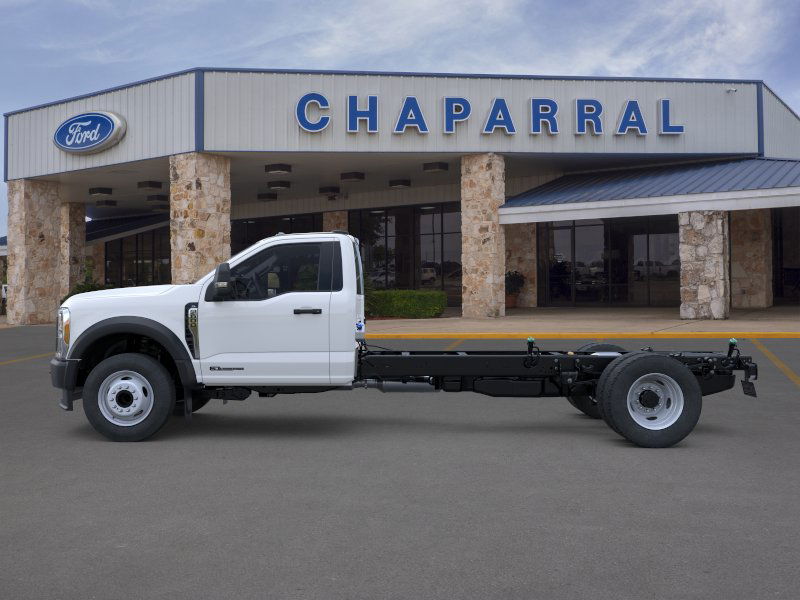 2025 Ford F-600 photo 3