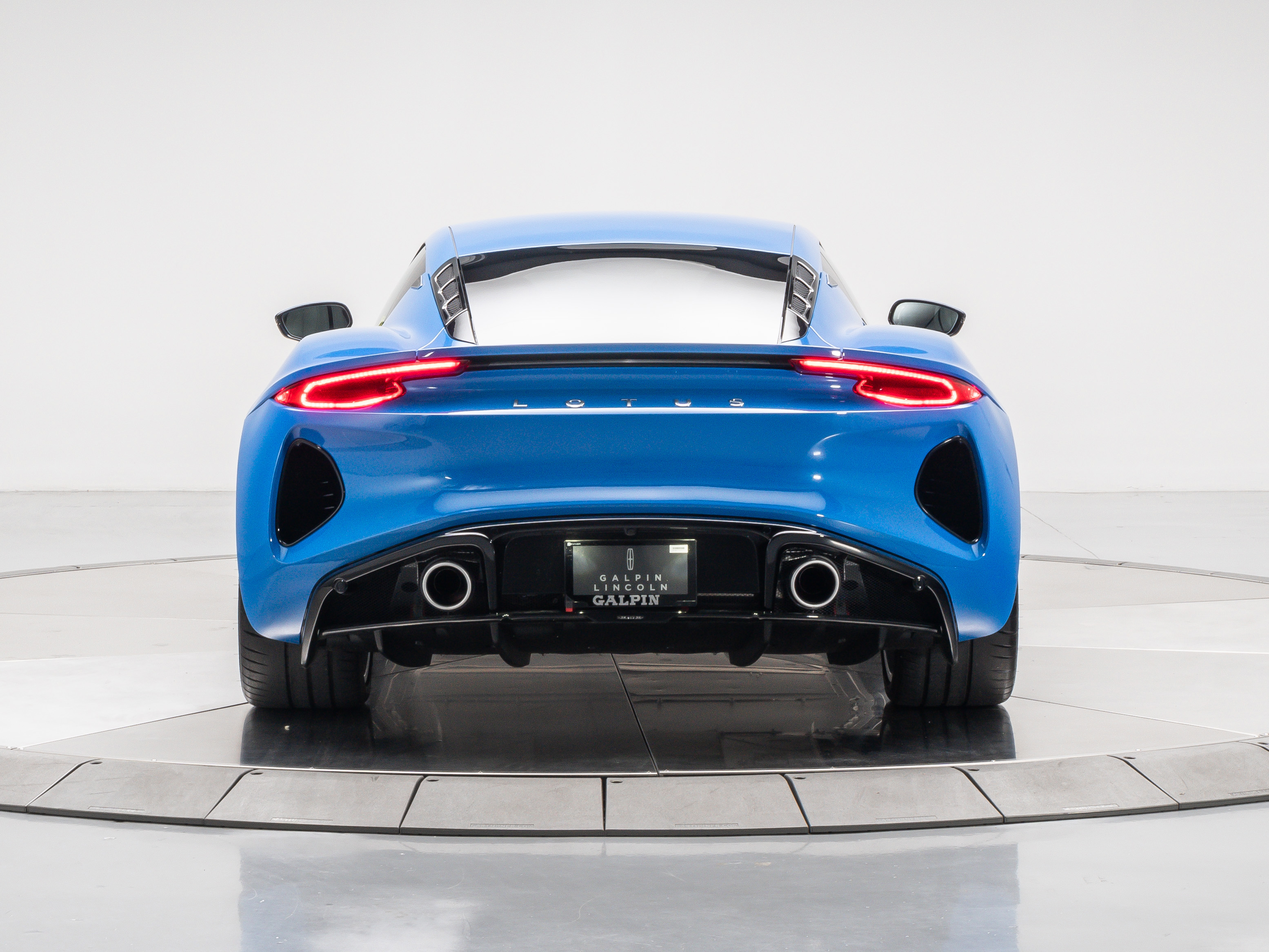 2024 Lotus Emira First Edition photo 4