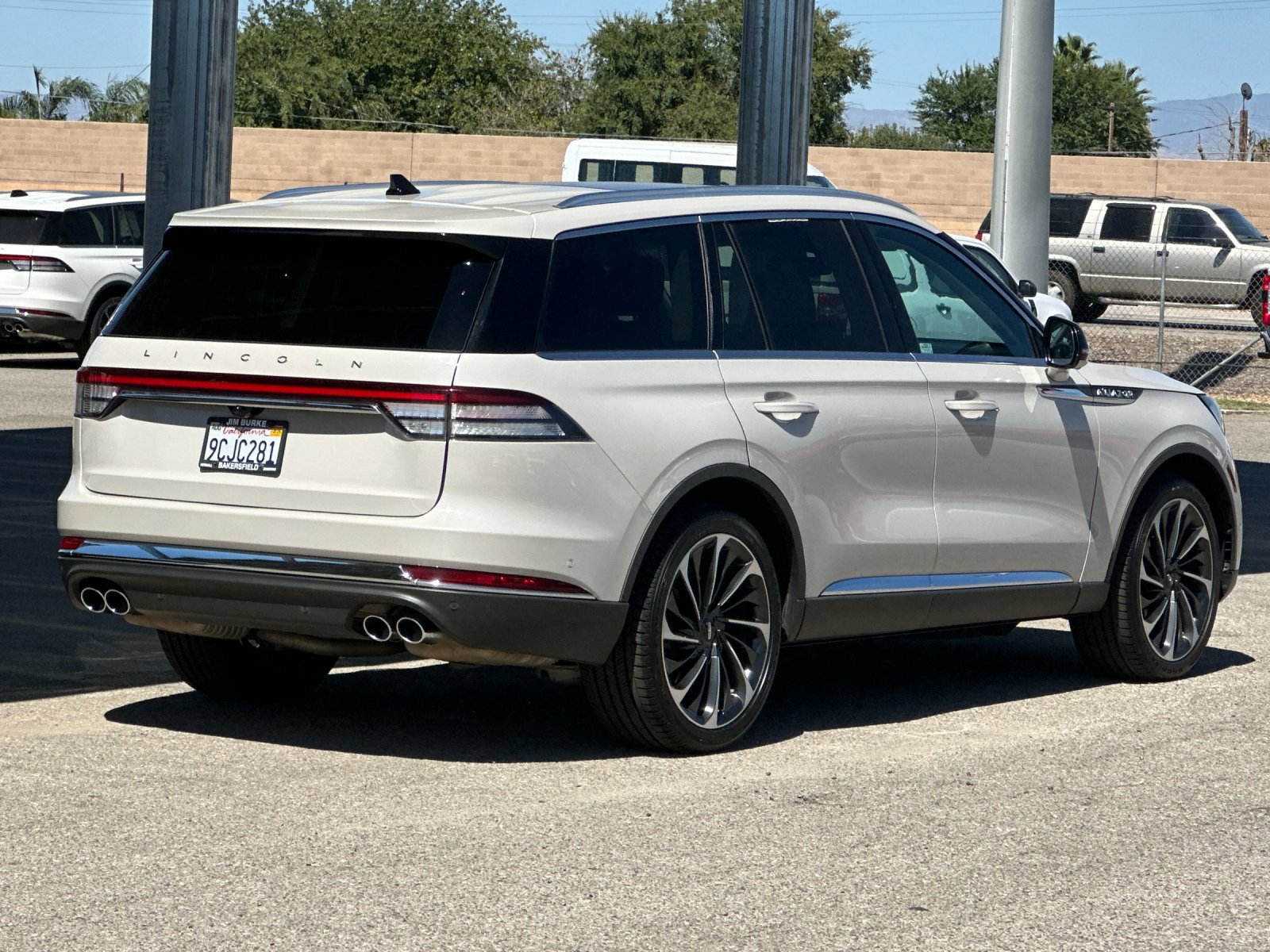 2022 Lincoln Aviator Reserve photo 3