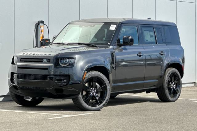 2025 Land Rover Defender 110 X-Dynamic SE