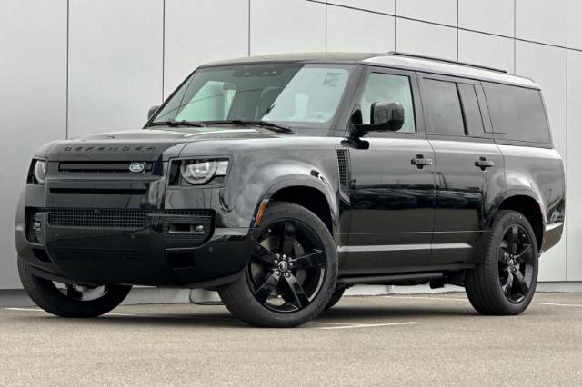 2025 Land Rover Defender 130 X-Dynamic SE