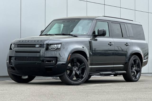 2025 Land Rover Defender 130 X-Dynamic SE