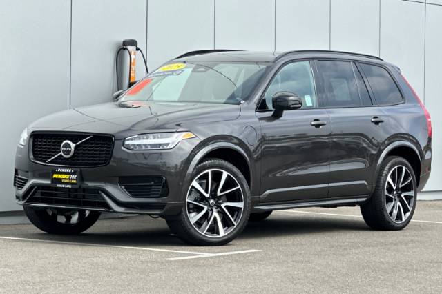 2023 Volvo XC90 Recharge Plug-In Hybrid T8 Plus Dark Theme 7 Passenger