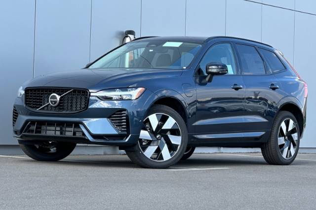 2025 Volvo XC60 Plug-In Hybrid T8 Plus