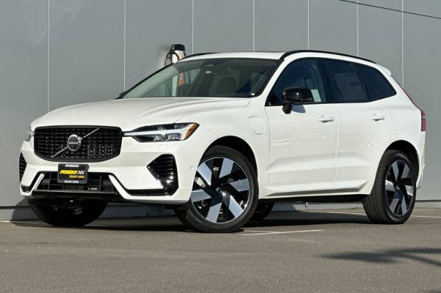 2025 Volvo XC60 Plug-In Hybrid T8 Plus