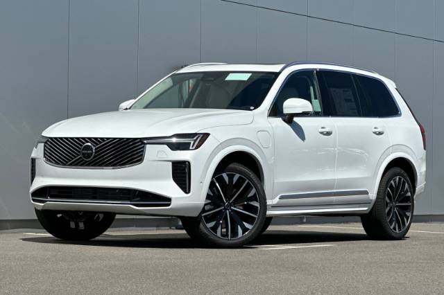 2025 Volvo XC90 Plug-In Hybrid T8 Ultra