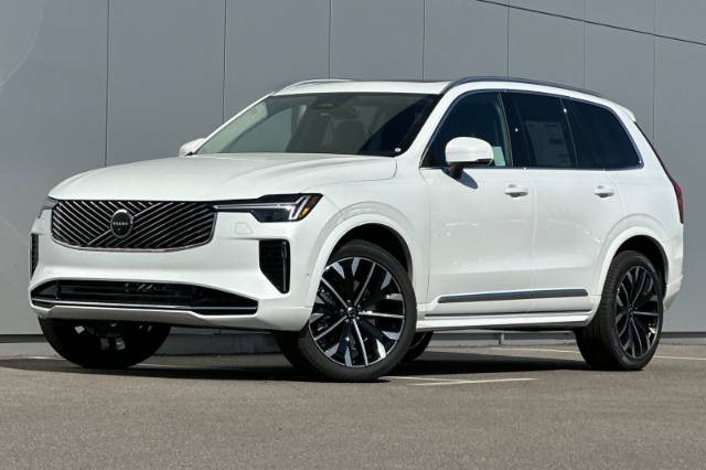 2025 Volvo XC90 B6 Plus 7-Seater