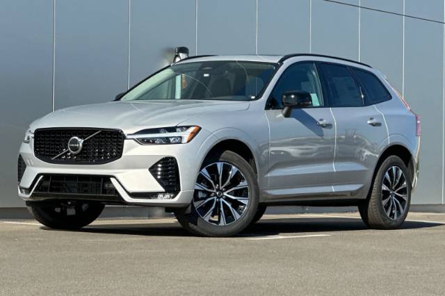 2025 Volvo XC60 B5 Core