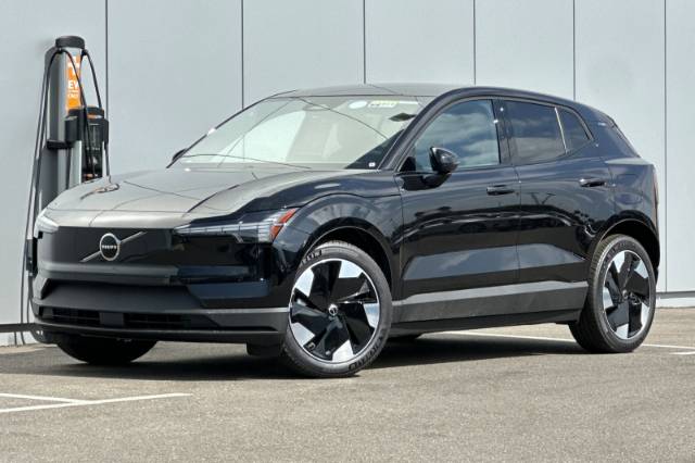 2025 Volvo EX30 Twin Motor Plus