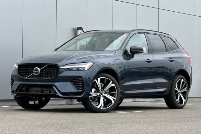 2025 Volvo XC60 Plug-In Hybrid T8 Ultra