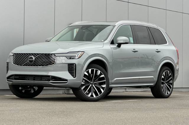 2025 Volvo XC90 B5 Core