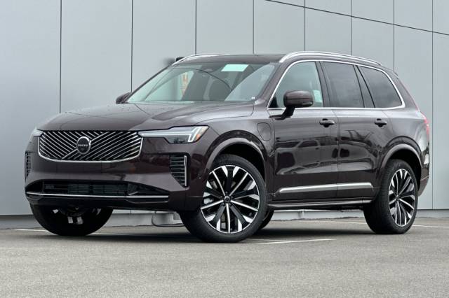 2025 Volvo XC90 Plug-In Hybrid T8 Plus