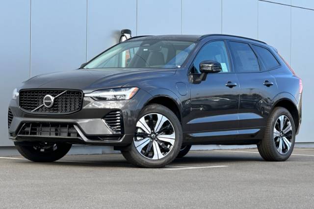 2025 Volvo XC60 Plug-In Hybrid T8 Core
