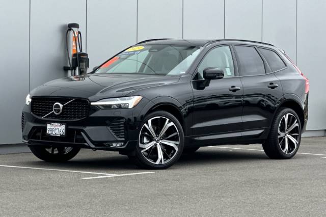 2025 Volvo XC60 B5 Ultra