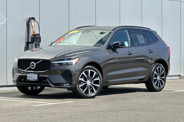 2025 Volvo XC60 Plus