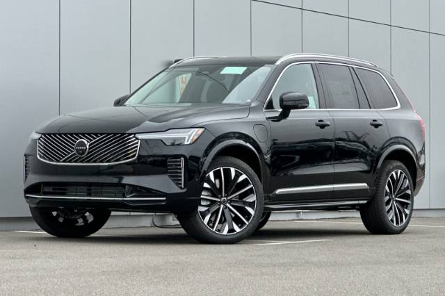 2025 Volvo XC90 Plug-In Hybrid T8 Plus