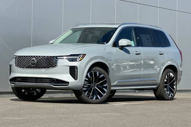 2025 Volvo XC90 Plug-In Hybrid T8 Ultra