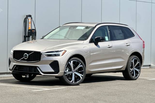 2025 Volvo XC60 Plug-In Hybrid T8 Ultra