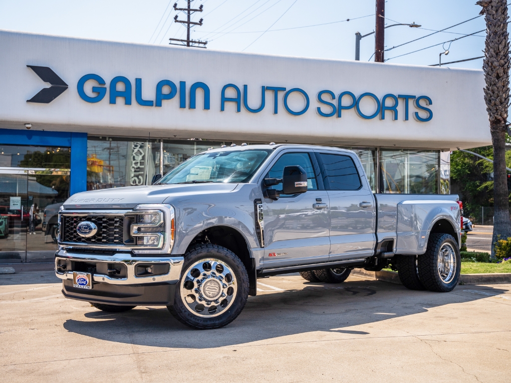 2025 Ford F-350 SD LARIAT