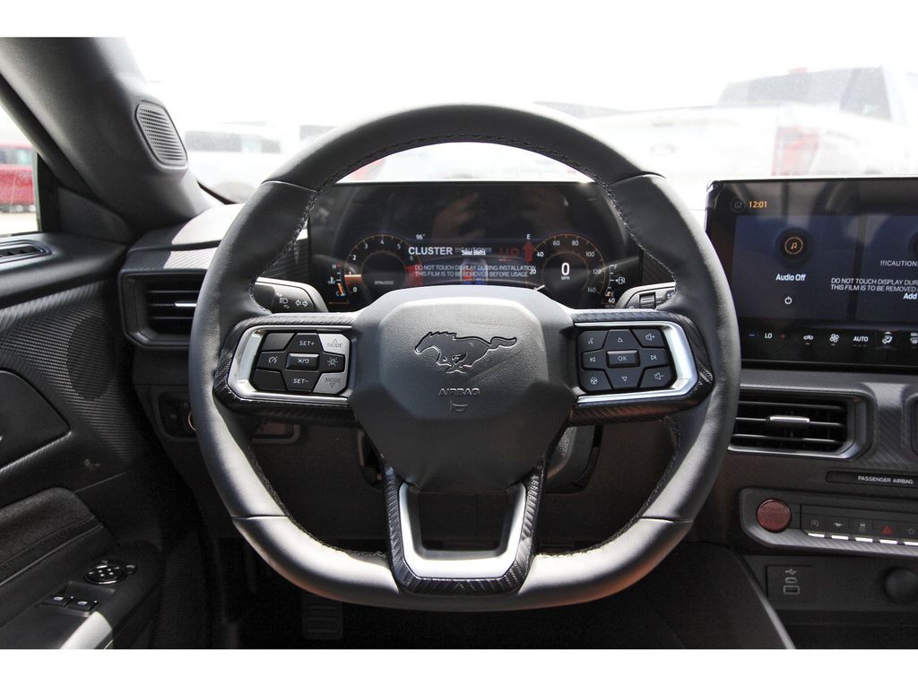 2025 Ford Mustang photo 3