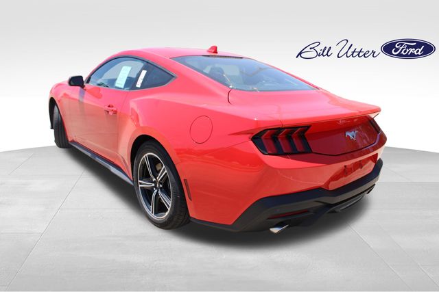2025 Ford Mustang photo 4