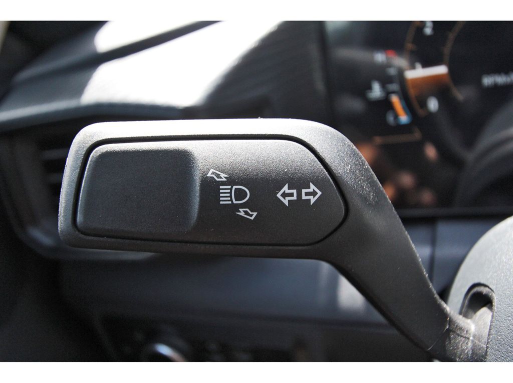 2025 Ford Mustang photo 4