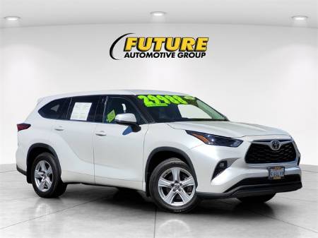 2022 Toyota Highlander LE