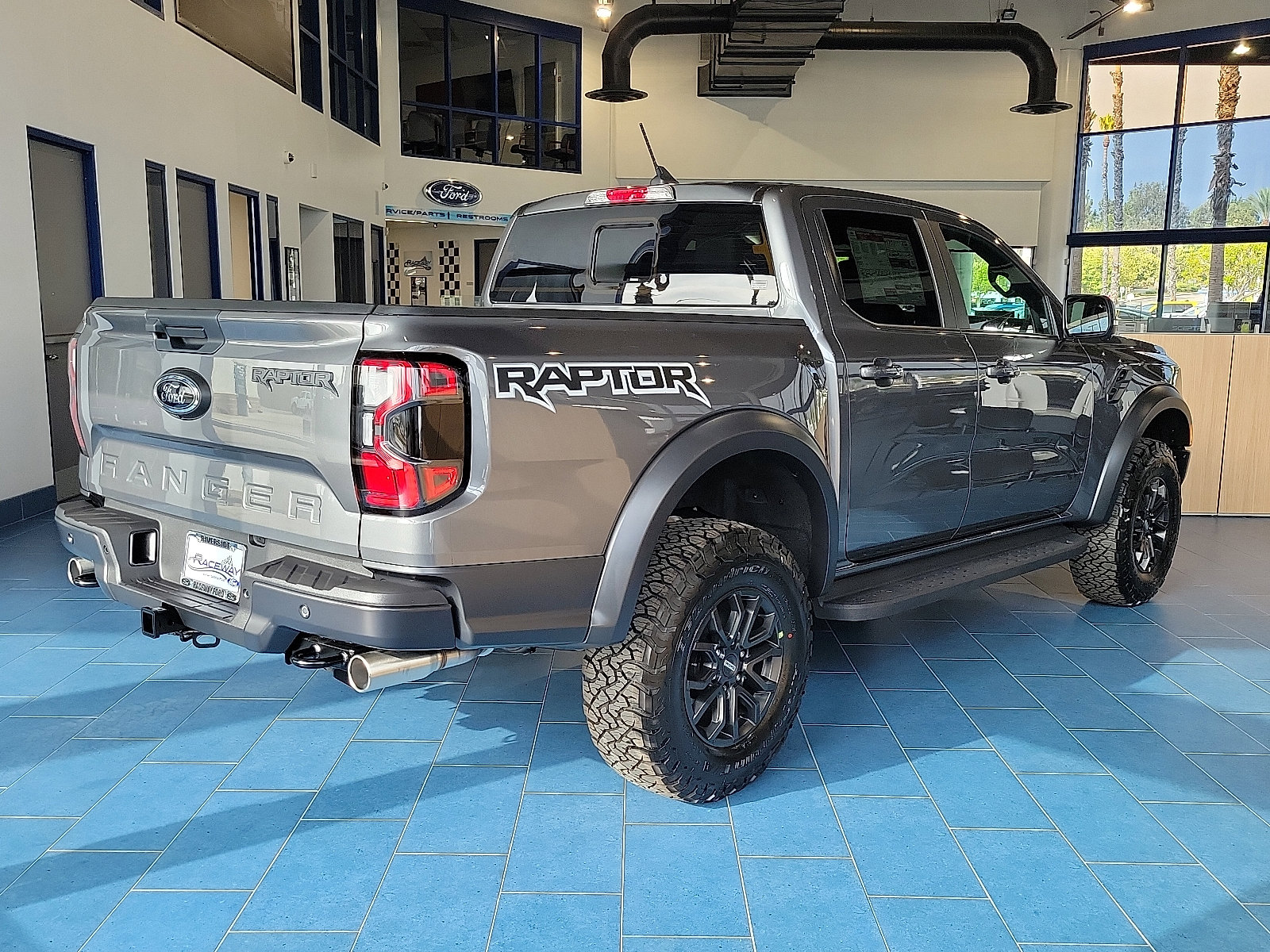 2025 Ford Ranger Raptor photo 2