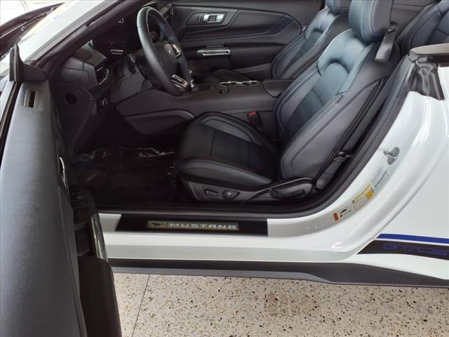 2025 Ford Mustang GT Premium Convertible photo 4