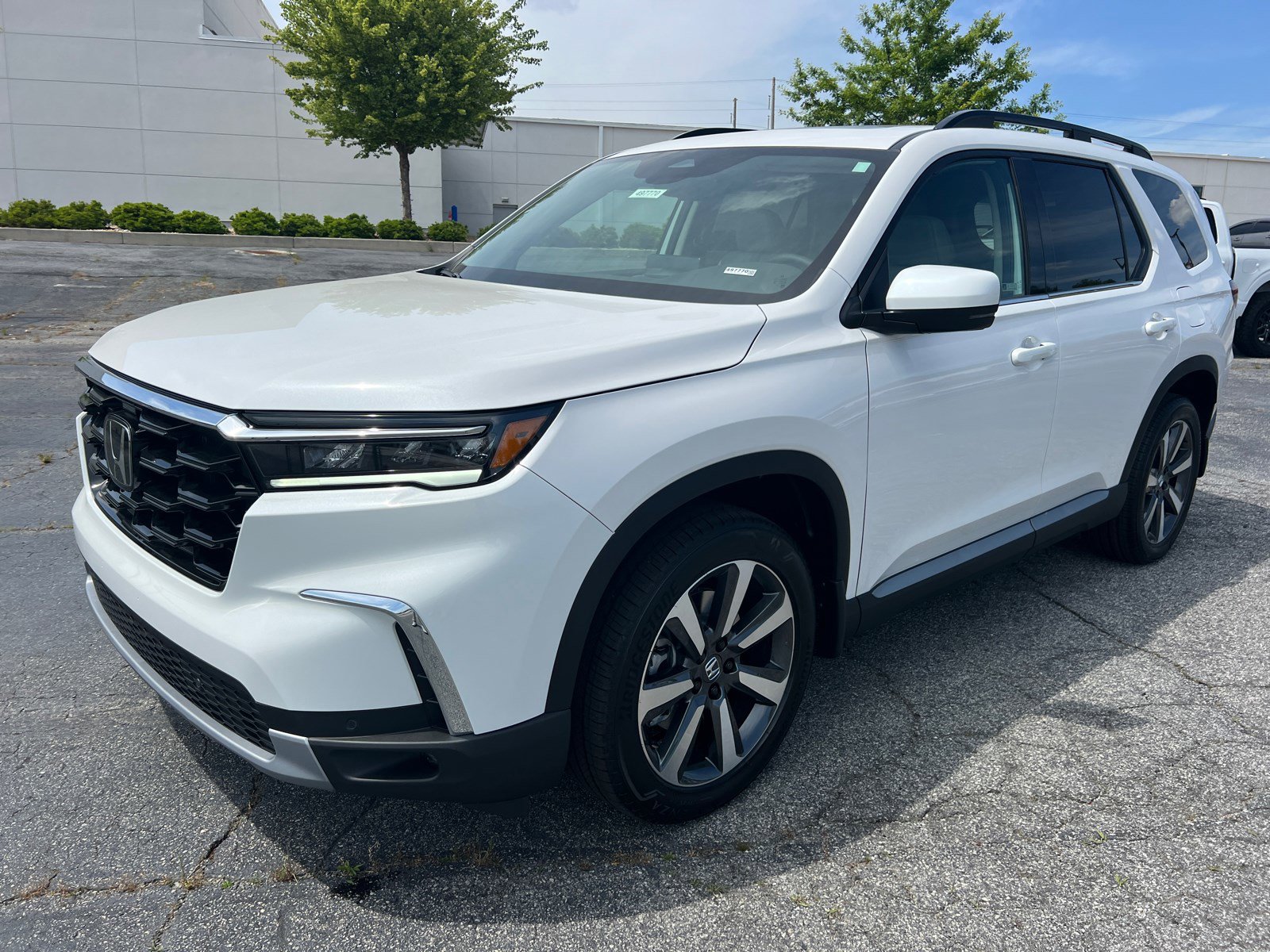 2025 Honda Pilot Touring photo 3