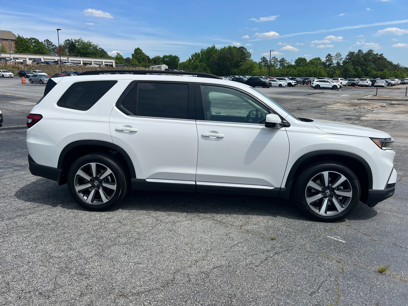 2025 Honda Pilot Touring photo 8