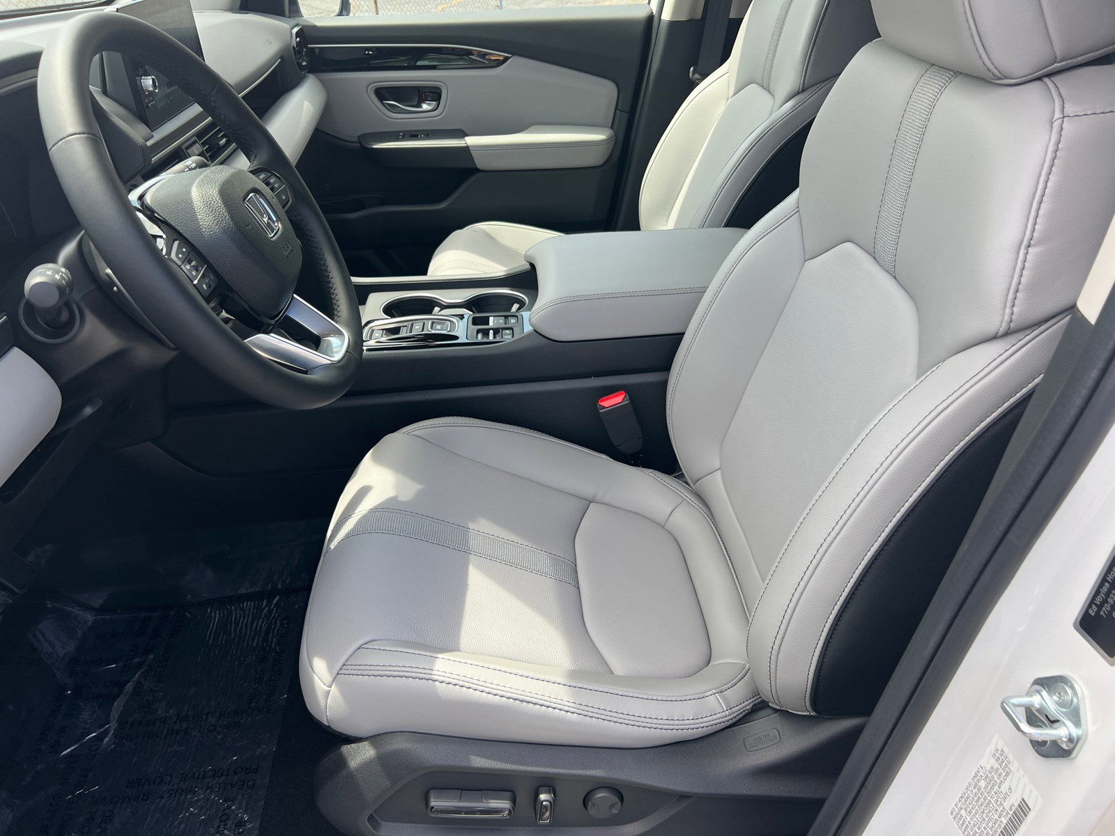 2025 Honda Pilot Touring photo 9