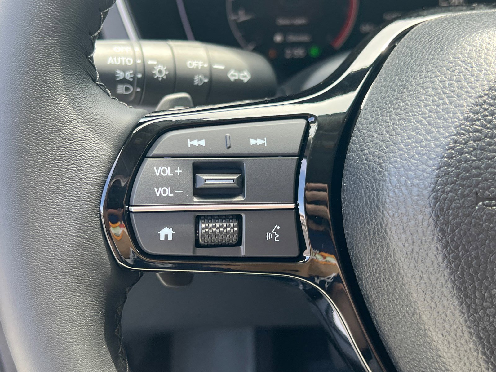 2025 Honda Pilot Touring photo 16